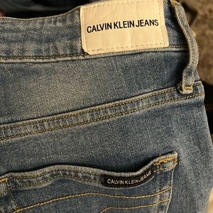 Calvin Klien Womens Capris - Light Wash